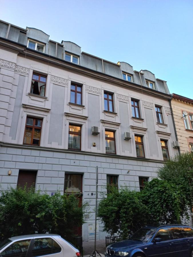 Aleksandra Old Town Apartment